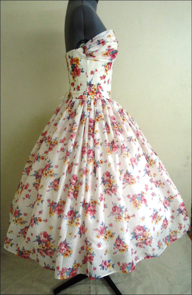 Beautiful 50s inspired cocktail dress made from adorable floral cotton, all sizes are welcome.