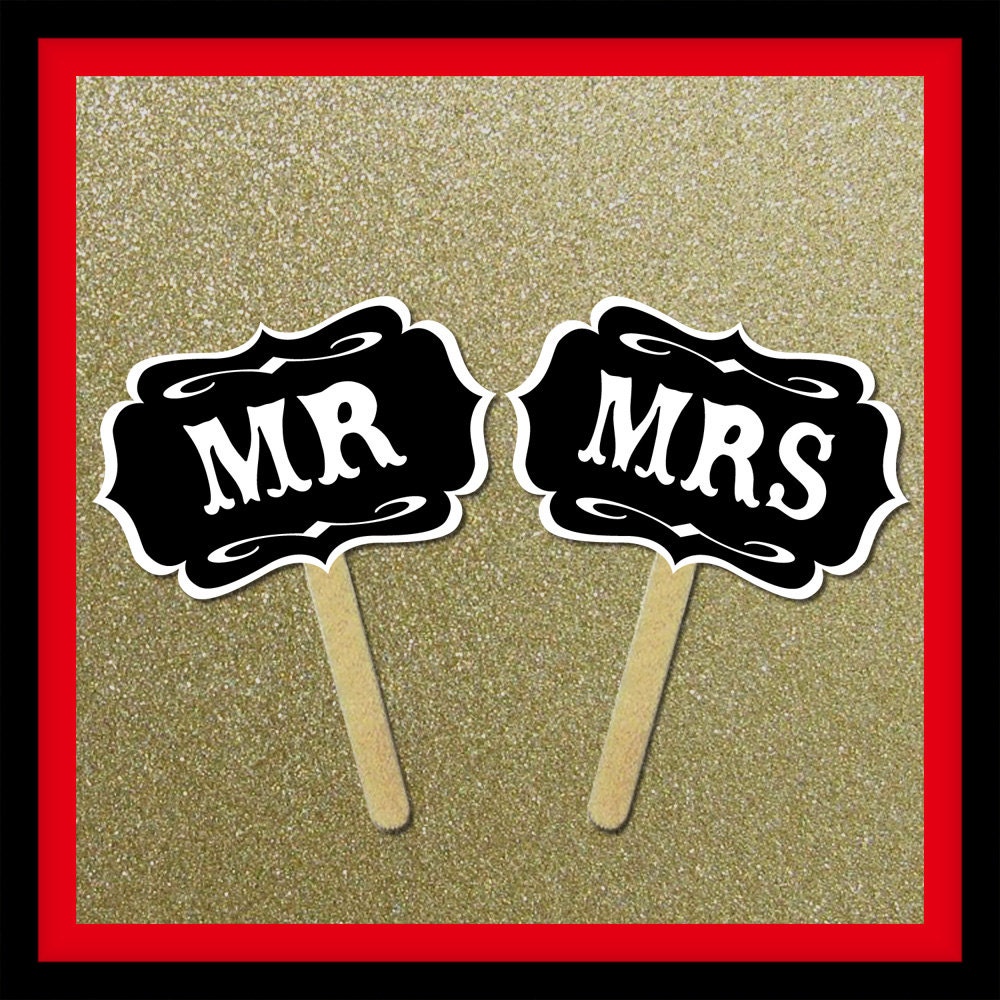 Mr and Mrs Signs - 2 Piece Set - Wedding Party Photo Booth Props
