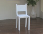 1:6 scale White Cottage Shabby Chic Chair for OOAK Dollhouse or Diorama (Blythe, Barbie, 12'' Fashion dolls, Bratz, Momoko)