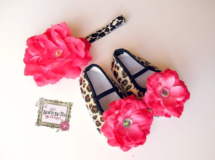 Baby girl  leopard shoes,Booties -- Leopard  Baby shoes  with  pink  flower and headband set..