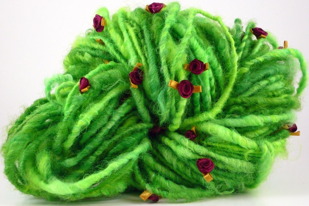 Art Yarn Green with Red Roses BEST BOUQUET