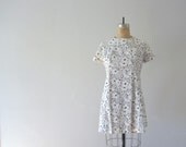 1960s summer dress . 60s mini dress . vintage floral print dress