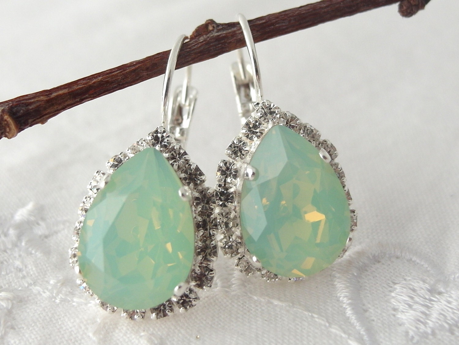 Mint green crystal Swarovski earrings, Drop earrings, Bridal earrings, Bridesmaids, Dangle earrings, Silver plated earrings, Vintage