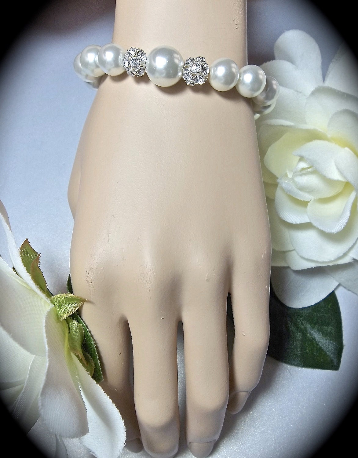 Pearl bracelet - White pearls - Crystal Rhinestones -  fireballs - Bridal jewelry - Bridesmaids - Gift -
