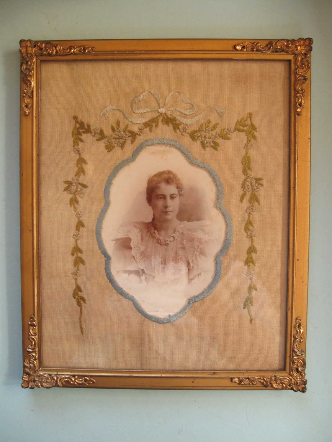 Vintage Early 1900s Photo Frame Gold Leaf  Brass Corners Embroidered Linen Mat CHARMING
