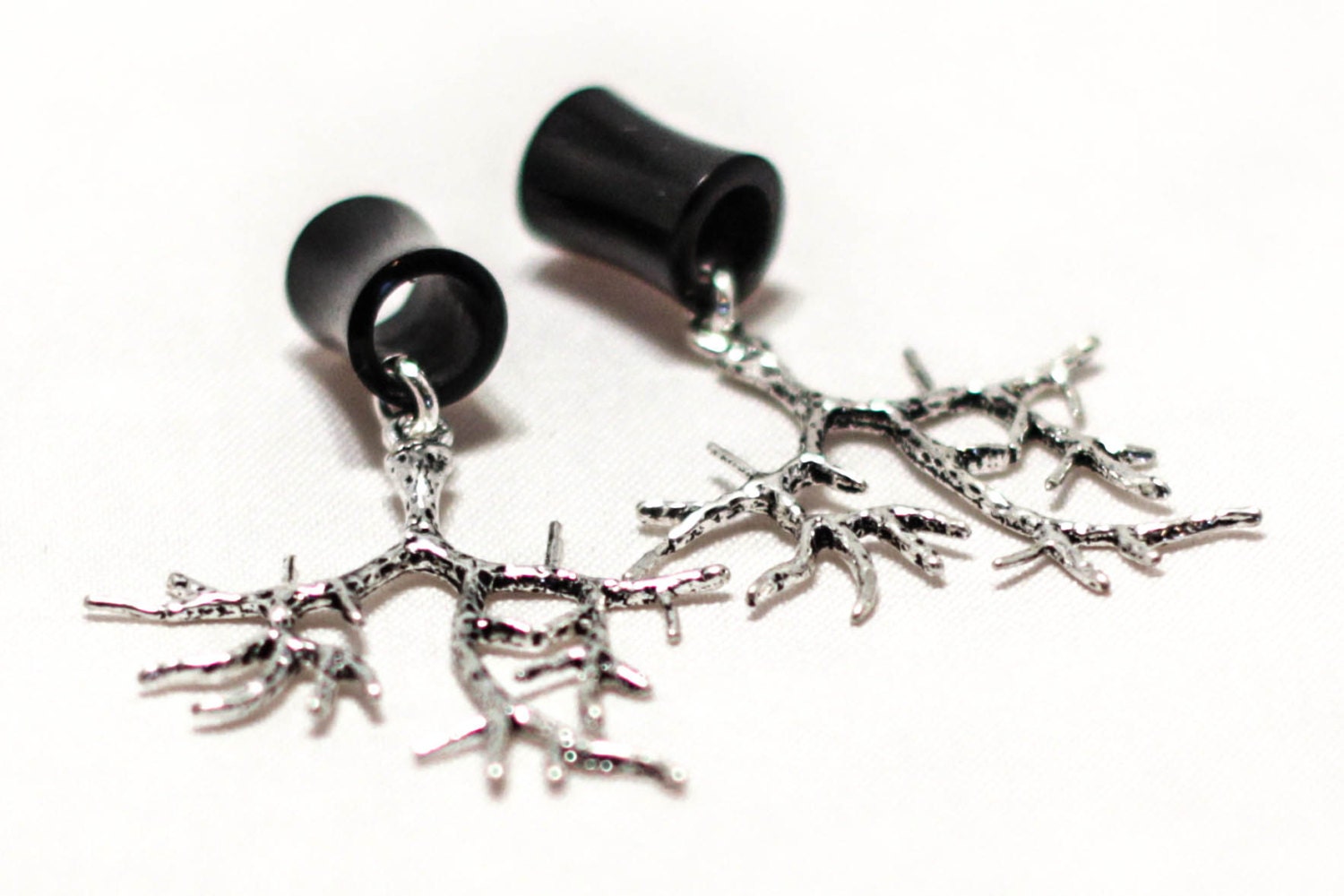 4g-5/8" Silver Tree Branch Dangle Tunnel Plugs