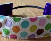 NOODLE HUGGER Non slip ribbon headband - pastel polka dots on white - 1.5 inch (running, working out, everyday: women and girls)
