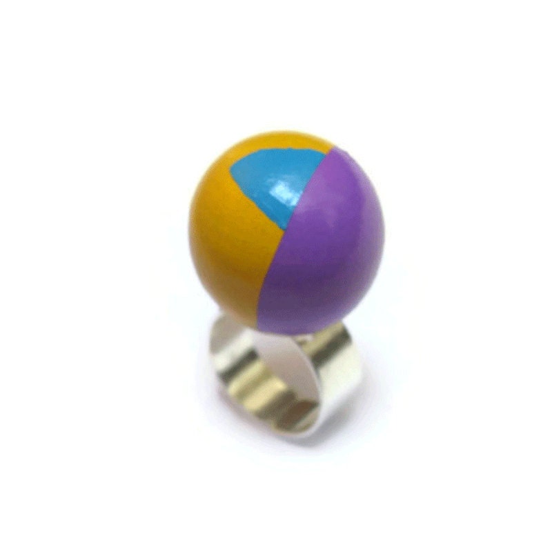 Mod geometric cocktail ring Purple Yellow Blue JUST ONE