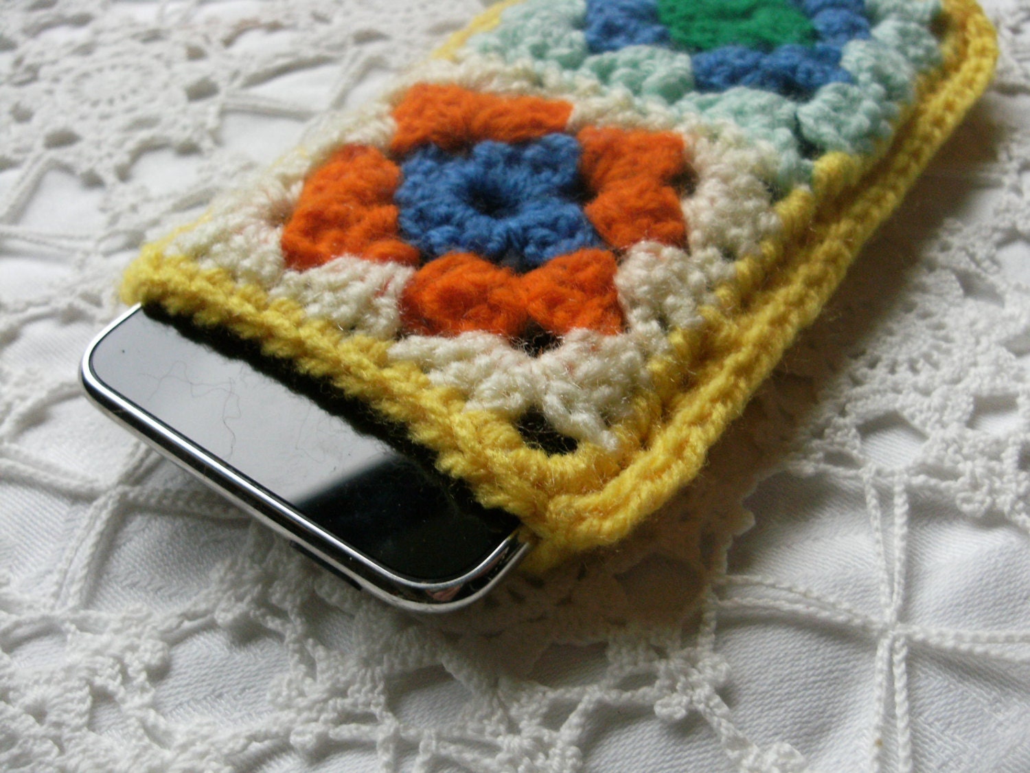 iPhone 5 Smartphone cover, granny square crochet, cellphone gadget covers - iPhone sleeve, iPod Cover, Cellphone Cosy