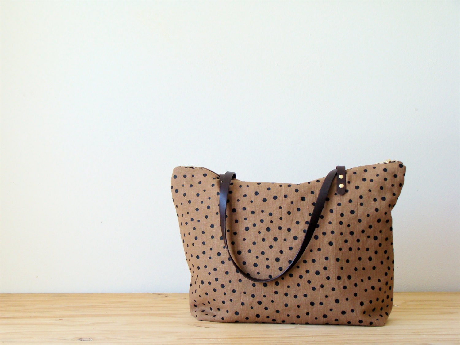 Zip Tote Ginger Linen Black Polka Dots
