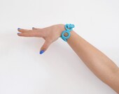 Turquoise crochet bracelet whit ceramic button / Fiber bracelet cotton crochet / Summer jewelry bright colors
