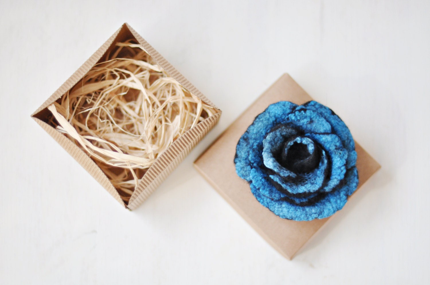 Ready to ship - Black and blue turquoise felt flower brooch - Bonjour - With box - Wool Silk - Black, Blue turquoise handmade brooch