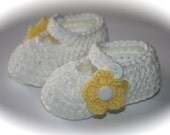 Crochet baby shoes white baby girl mary janes shoes slippers yellow  flower newborn 0-3 3-6 baby girl gift