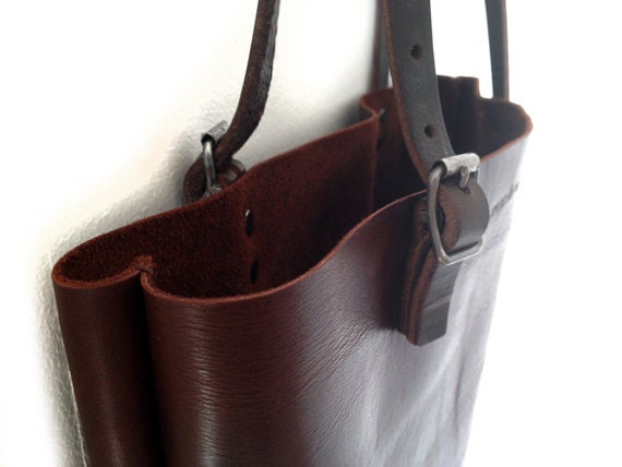 SALE // Leather Tote Bag / Carry-all / Lap Top Bag / Vintage army details / Mahogany