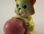 Cat and Ball of Yarn Salt & Pepper Shakers Set of Two Made in Japan