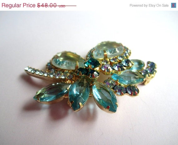 Juliana Brooch Blue Rhinestone Flower Brooch 1950s Vintage Jewelry