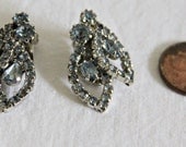 SIGNED WEISS - Vintage - Retro Clip On Light Blue Rhinestone Earrings
