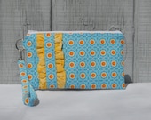 Clutch wristlet with ruffle accent, blue and yellow