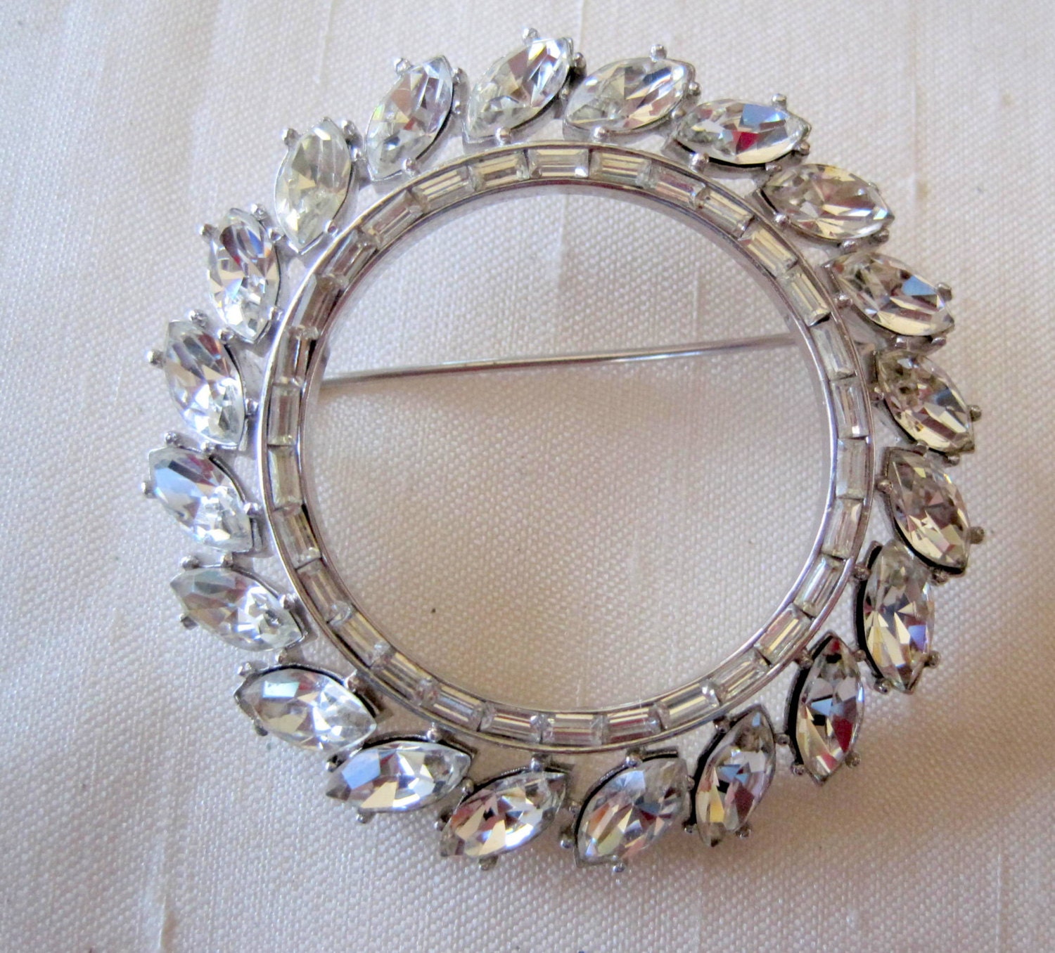 Vintage Crown Trifari Early Rhinestone Circle Brooch Pin