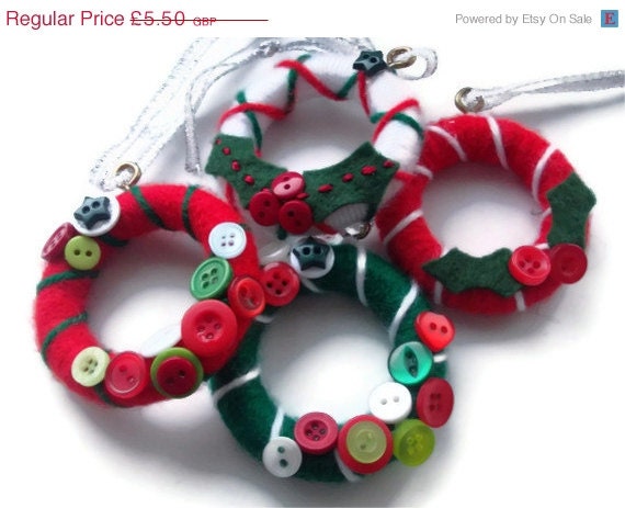 SPRING SALE Christmas Micro Wreath : cute, tiny yarn wreath with holly or buttons, red, green and white, with silver hanging ribbon, tr