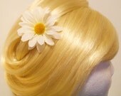 EDC, Daisy Hair Clip, Daisy Chain, White Daisie, edc, Festivals, Concerts, Summer, Boho, Beach, Flower Girl, Child, Hippie, Hair Accessories