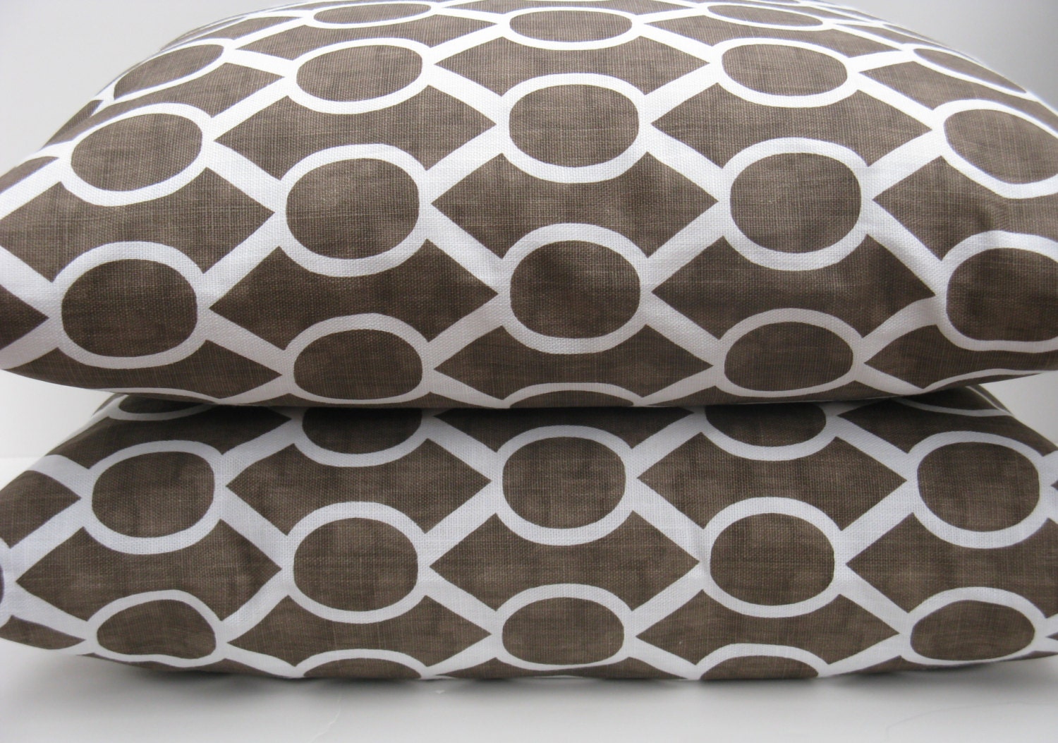 Pillow..Brown and White Pillow.Decorative Pillow Covers.16x16.Cushions.Housewares.Chain.Lattice. Printed fabric front and back