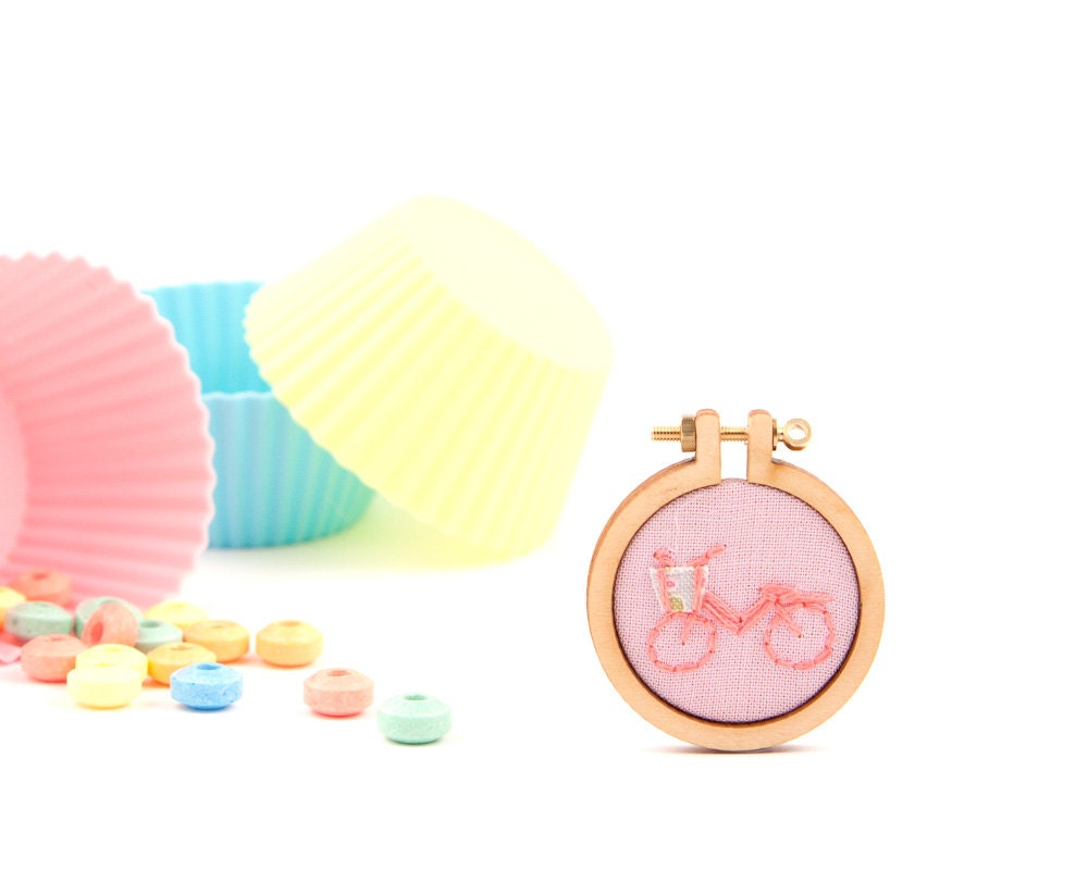 Embroidered bicycle brooch - lilac, neon pink and orange - mini embroidery hoop - made with love by dandelyne