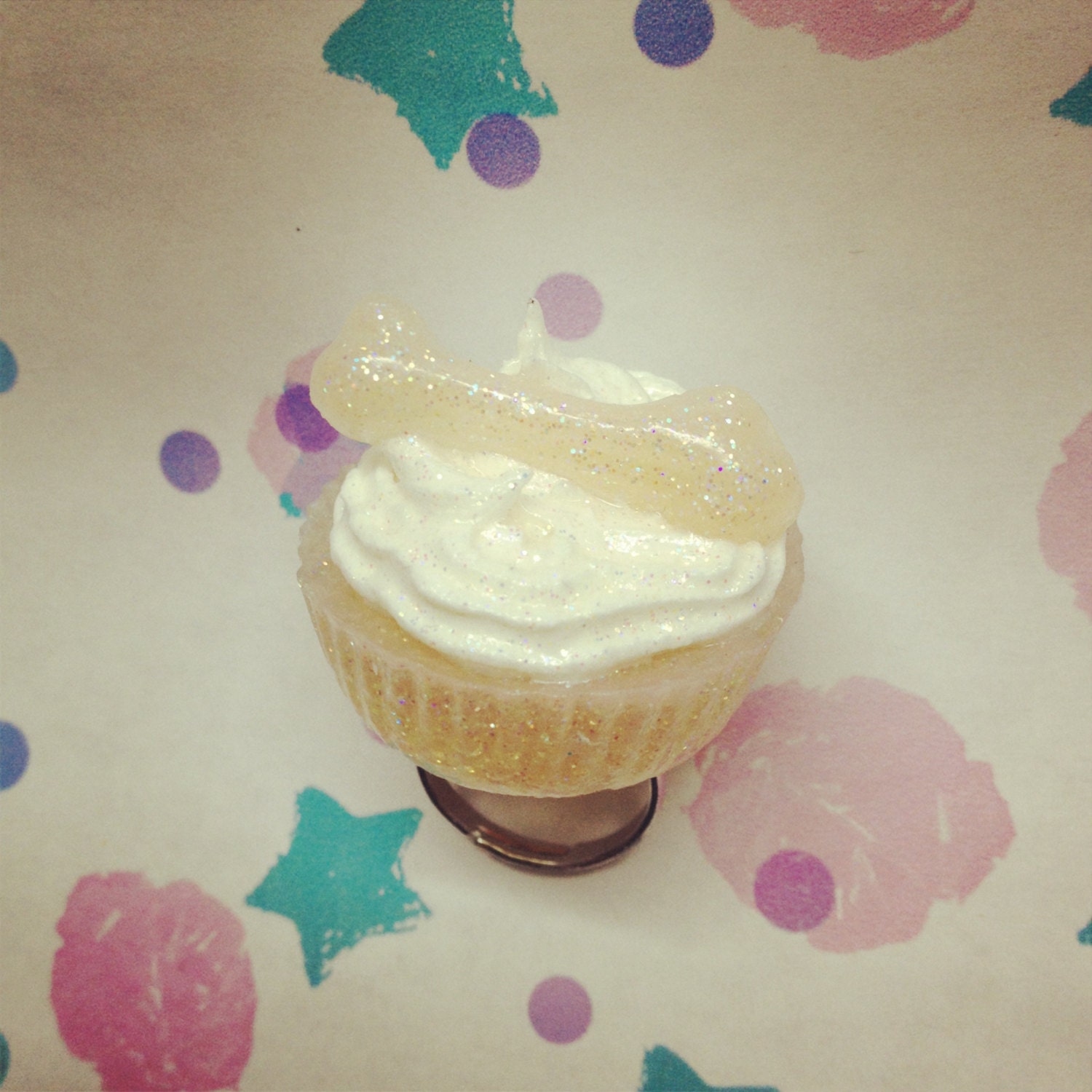 Bone cupcake ring