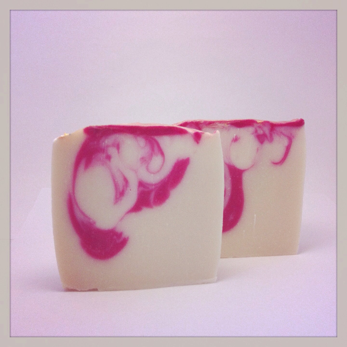 Organic and Natural Silk Cold Process Soap - Bubble kisses, Cruelty FREE, Vegan, hypoallegenic