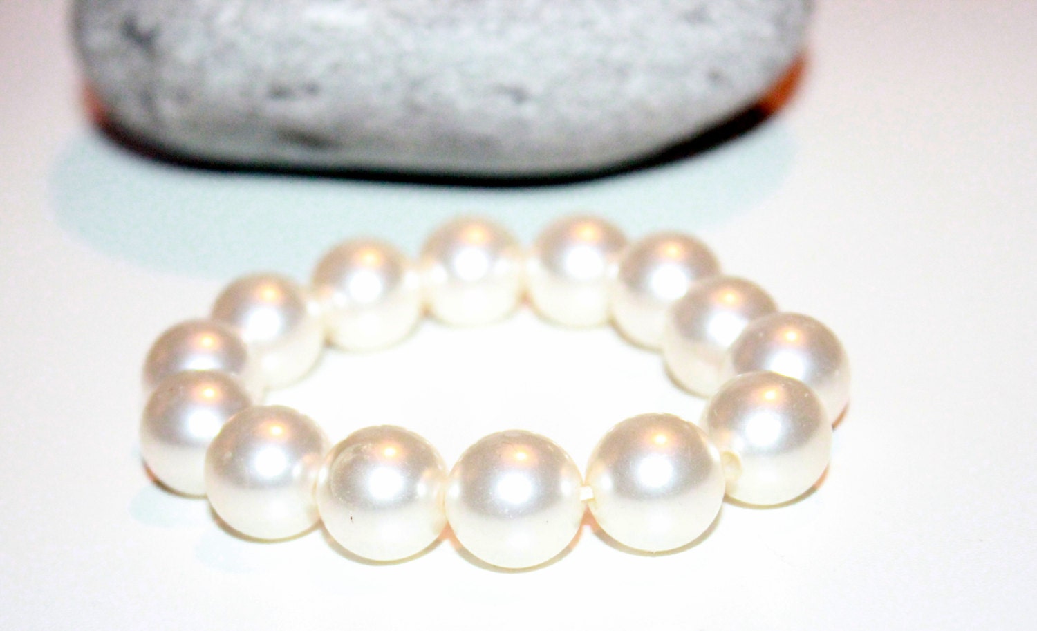 Vintage White Beaded Faux Pearl Stretch Bracelet