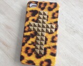 READY TO SHIP camel leopard print iphone 4 case with antique bronze studded cross / Leopard iphone 4 / iphone 4 protector / cheetah iphone