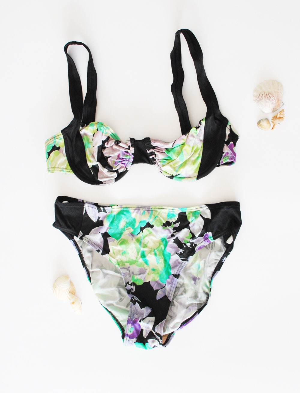 Floral Bikini  // Underwire Bikini set // Floral Swimsuit // Vintage Swimwear  // Size 42