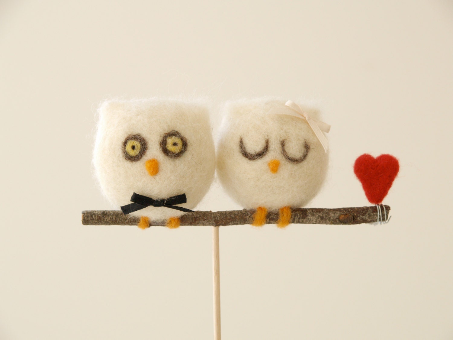 Bride and Groom Wedding Cake Topper Love Owls, Unique Woodland, Enchanting Needle Felted Love Birds, White Wool Cute red Heart - FairyfolkWeddings