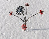Flower Metal Sculpture Faucet Flower Stake Antique Barb Wire Plant Stake FOREVER FLOWER