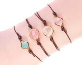 Leather bracelet with quartz drops