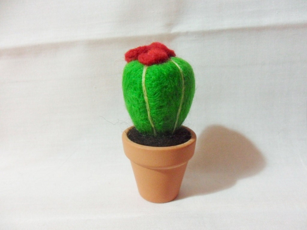 Needle Felted Cactus Pin Cushion - felt cactus - 100% merino wool - wool felt pin cushion