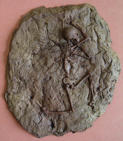 My sculpt of a fossilised fairy. Thought it would be fun.