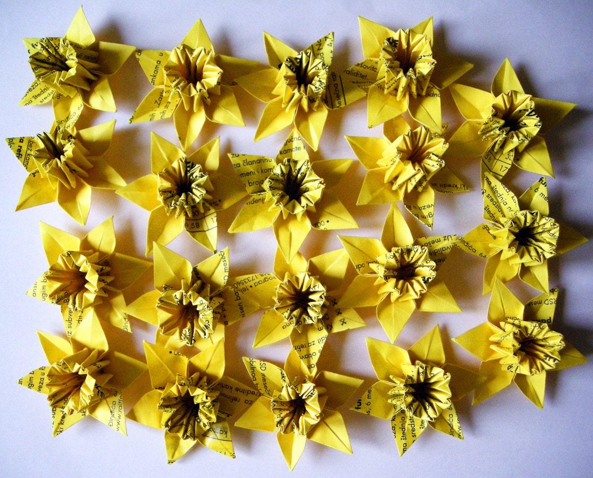 Origami Daffodils from upcycle paper