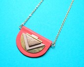 Lune small necklace, coral, graphic shape in leather and gold plated brass