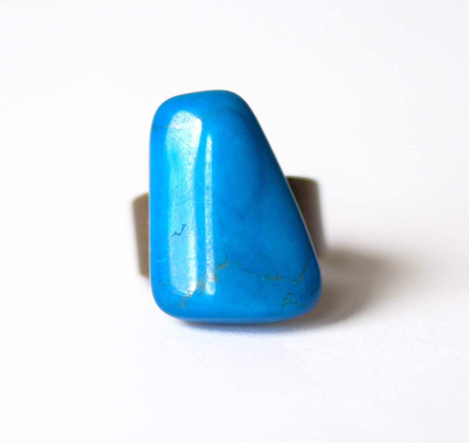Howlite Blue stone Adjustable ring antique brass plated. Natural stone.