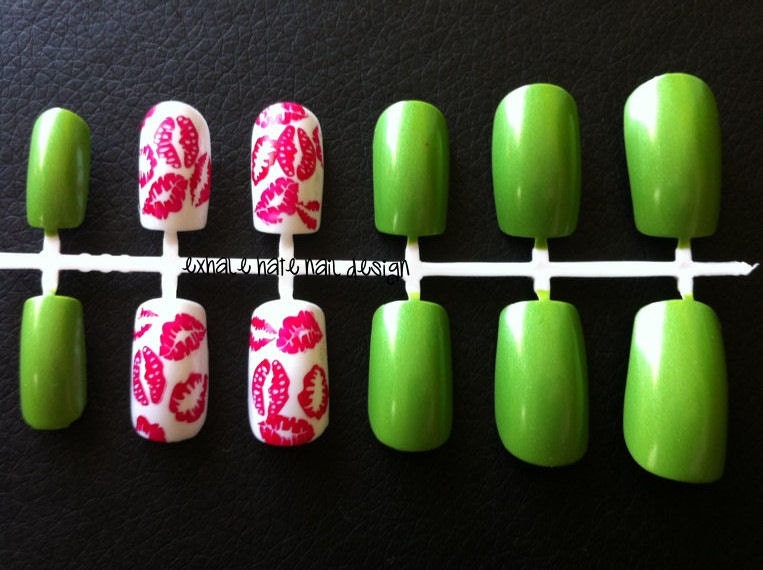 SALE Kiss Me I'm Irish false nail set