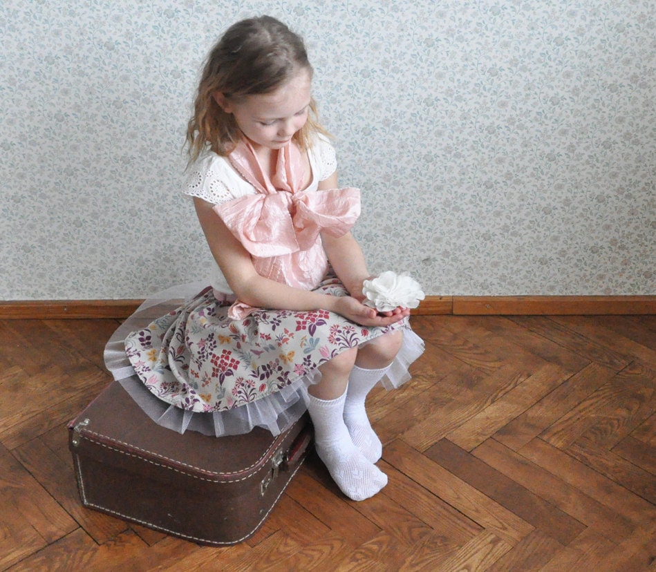 Kids twirling pettiskirt inspired birthday clothing, flower pattern skirt, children clothes, Summer - girls party skirt (5 to 8 years)