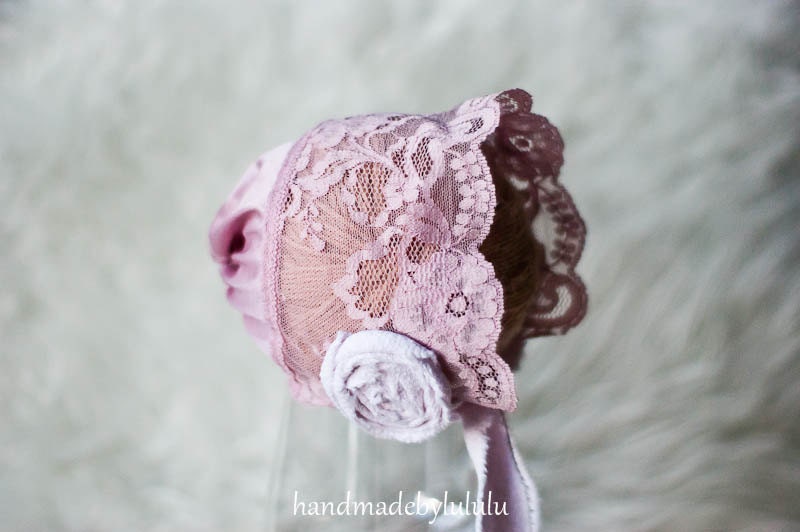 READY TO SHIP, baby bonnet, simply from pink lace and soft pink cotton , newborn Photo prop, baby hat, vintage girl