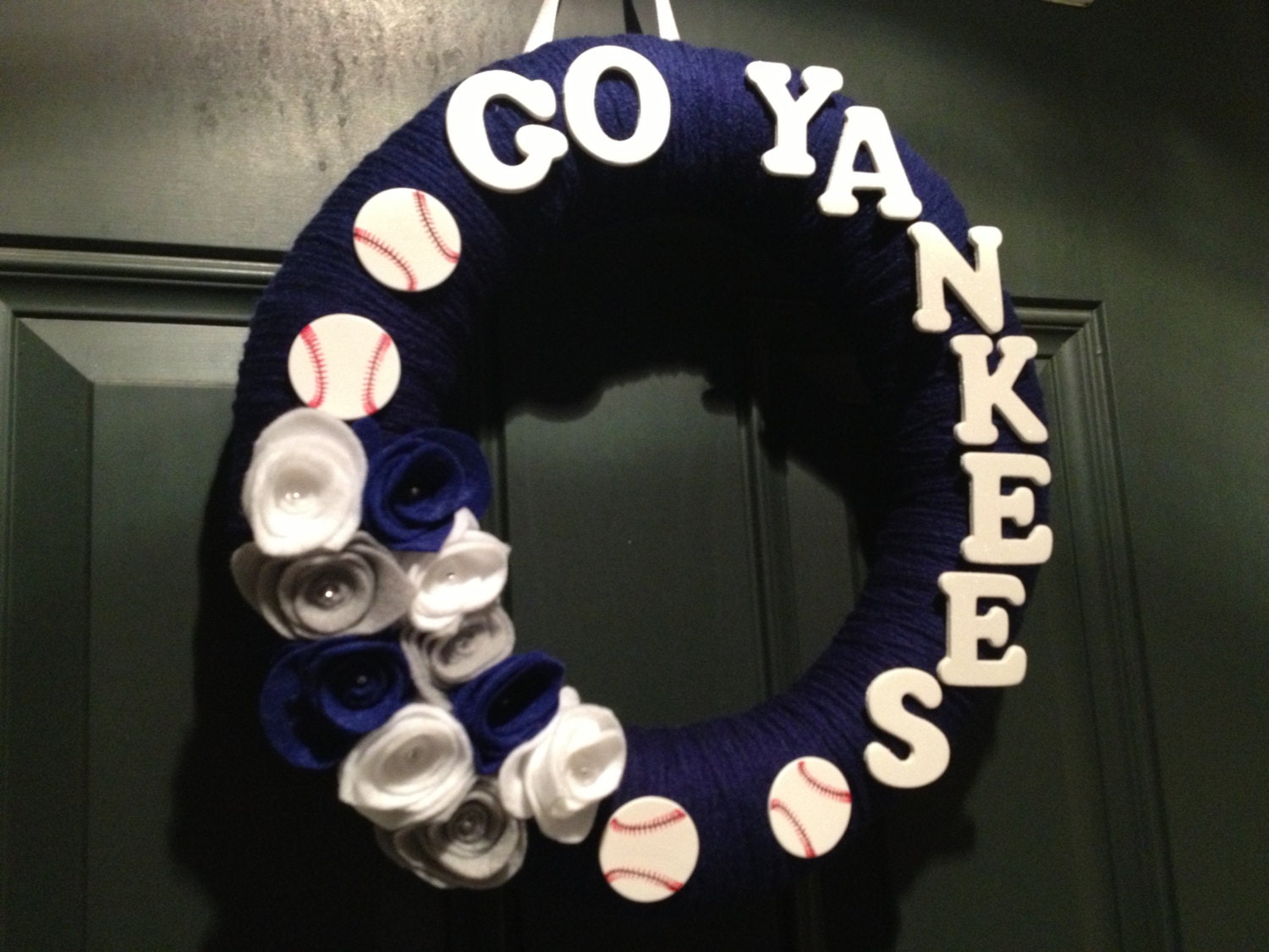 New York Yankees Yarn Wreath, 14 inches, Felt flowers