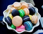 Le Bonbon French Macaron Sampler Pack 12 Assorted French Macarons