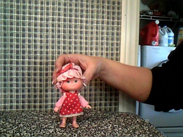 1980S strawberry shortcake doll