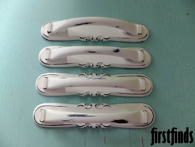25 AVAIL Victorian Vintage Back Plates with Shabby Chic White Drawer Handles Furniture Hardware Door Cabinet Kitchen Cupboard 3 inch mount