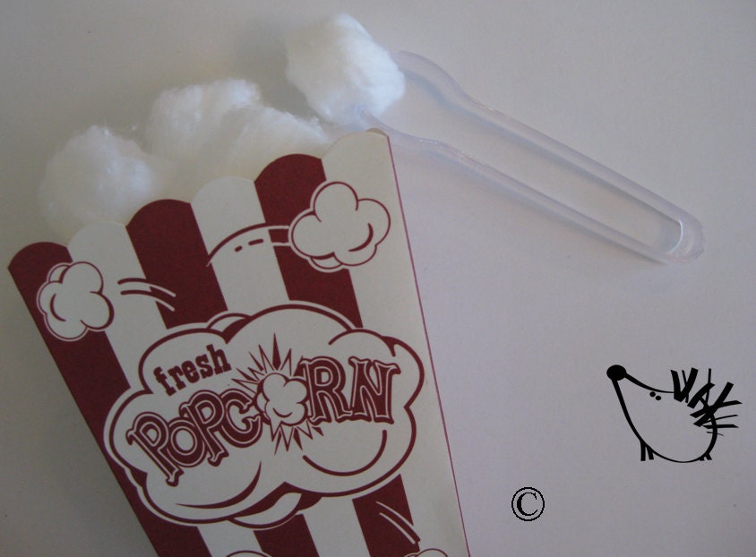 Popcorn Fine Motor Busy Bag (learning activity) for Toddlers and young children. Self-contained activity