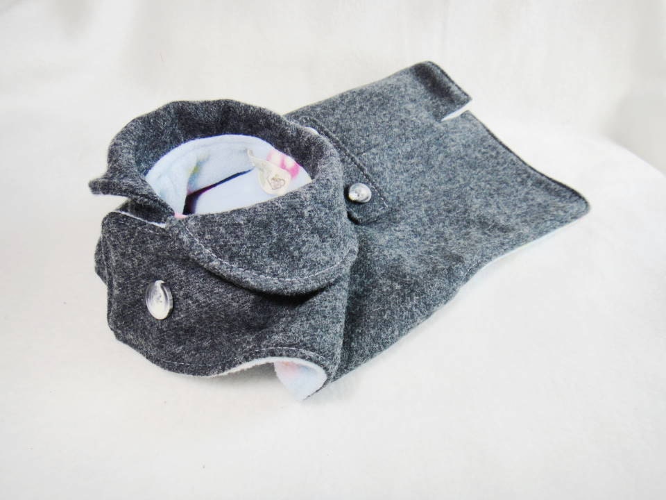 Dog winter woolly coat Small dog coat in grey with fleece lining and central back vent (size: SM)
