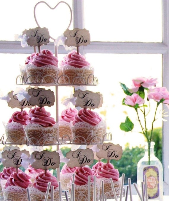 50 Real LACE Cupcake Wrappers for your Wedding, Bridal / Baby Shower, Birthday Party, Tea party, Vintage party. Handmade in Ivory or White.